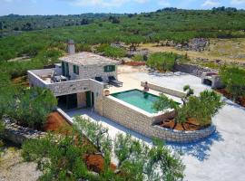 Holiday Home Bliss: Splitska şehrinde bir tatil evi