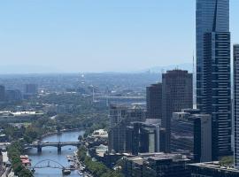 Pars apartments - Melbourne Quarter- unique View of city and Yarra, hotel perto de Kangan Institute, Melbourne