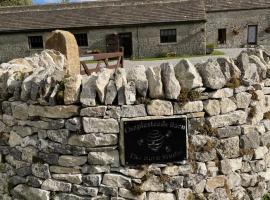 The Barn Studio, hotel with parking in Millers Dale