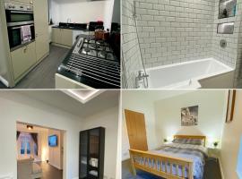 A spacious & modern 3-bed home, family hotel in Blackburn