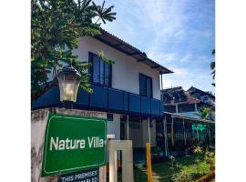 Nature Villa Kochi, hotel cerca de Aeropuerto Internacional de Cochin - COK, Alwaye