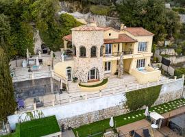 BIRDS EYE VILLA Luxury Castle Paranomic Views of Monaco Monte Carlo Hills & Sea: La Turbie şehrinde bir villa
