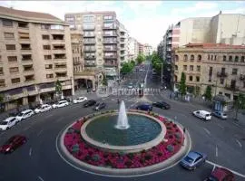 Apartamentos Salamanca Puerta Zamora, Centro, Wifi con salón y 2 dormitorios, Parking
