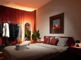 Etern Stays - Maroon Apartment