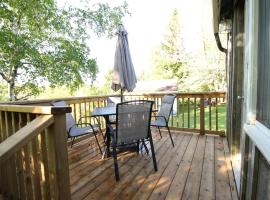 2 Bdrm Country Cottage #4 - Rosewood cottages, hotel na may parking sa Southampton