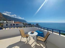 Hotel Agia Roumeli by the SEA, hotel with parking in Agia Roumeli