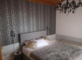 Room in Pakostane with sea view, balcony, air conditioning, W-LAN 3475-6, guest house di Pakostane