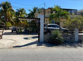 Casa Ibiza Celestun, hotel i Celestún