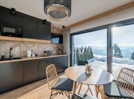Widokowe Apartamenty na Kępiatym Wzgórzu & Wellness, hotel in Czarna Góra