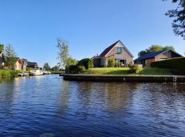 Waterhuis Friesland, hotel with parking in Oudwoude