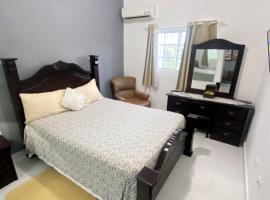 Quiet Apartment, 3 Minutes From The Beach, 24H Security, Excellent Internet, golfový hotel v destinaci San Felipe de Puerto Plata