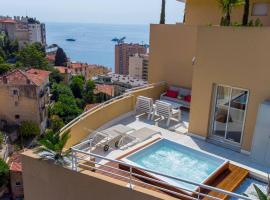 Penthouse Exceptionnel vue Mer proche Monaco, hótel með jacuzzi-potti í Beausoleil
