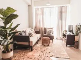 Modern Tropical Luxe Apartment - Ilig-Iligan Beach