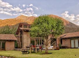 Luxury House at Sacred Valley Urubamba Cusco The Mountain Star, hotel en Urubamba