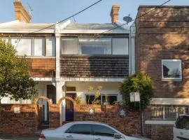 Sunny Apartment in Surry Hills