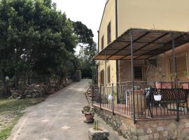 A casa di Peppino Villa Greco, holiday home in Tindari
