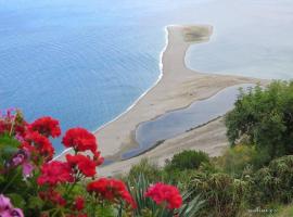 "Il Gelso" in Villa G reco, hotel di Tindari