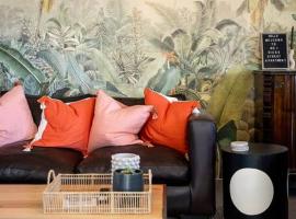 No 1 Dicks Street Apartment, hotel que acepta mascotas en Howick