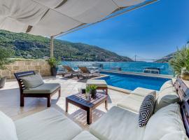 NEW - Peaceful 3BR Villa - Private Pool, hotel em Mokosica