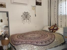 מקום קטן בשלווה a little peaceful place, hotel em Arad