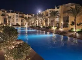 Mangroovy - 1BR GF +2 wall beds Garden & Pool view