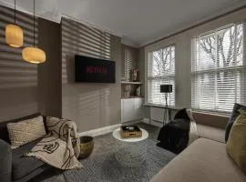 THE GETAWAY! 3 Bed House - Plymouth - Sleeps 7 - Free Parking - Habita Property