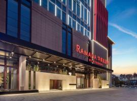 Ramada By Wyndham Xiangyang Xiangcheng, luxury hotel in Xiangyang