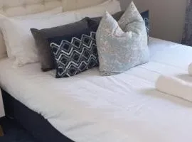 5 OYSTER COTTAGE