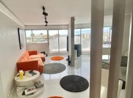 14eme et der étage "Arty" avec 2 chambres et vue panoramique !