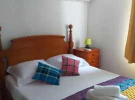 Maison créole chaleureuse avec stationnement