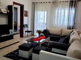 Apartment in Durres by the sea Shkembi Kavajes, hotel with parking in Durrës
