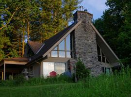 Black River Cottage, hotel with parking in Milford