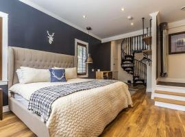 Panoramic-Blue Mountain-Balcony-Sauna-Backyard-King, chalet de monta&ntilde;a en The Blue Mountains