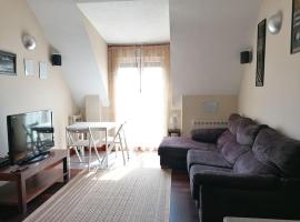 Apartamento en Soto de la Marina. Wifi y piscina., hotel en Soto de la Marina