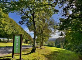 Charming Copse Corner Lodge - Spa Resort - Devon, Hotel in Chudleigh