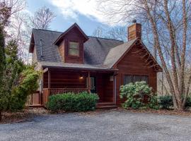 Point Of View - Spacious 2 Bedroom With a Loft Just off Glades Road cabin, cottage in Gatlinburg