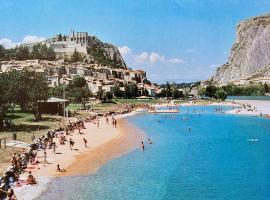 Gîte de charme le val Mellis classé 3 étoiles dans la douceur provençale, holiday rental in Vaumeilh