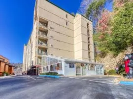 Gatlinburg Towers Condo Unit 501 - Great Location! Close to Town! condo