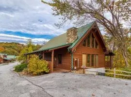 ERN819 - Mountain Majesty - Great Location! Close to All the Action! cabin