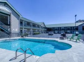 Colonial Crest 110 - Great location! - You can walk to town! condo