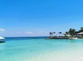 A sea view 3 bedroom beach vacation home