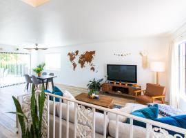 Spacious Family Retreat! Sleeps 12 + huge backyard, hotel sa San Juan Capistrano