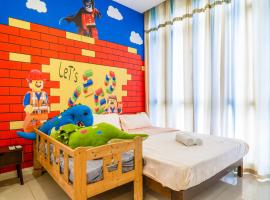 D'Pristine Theme Suite by Nest Home at LEGOLAND, hotel with jacuzzis in Nusajaya