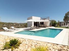 Luxury Sitges Hills Villa, hotel em Olivella