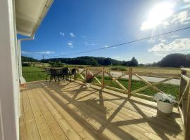 Havsn&auml;ra Stuga, hotel com estacionamento em Kl&ouml;vedal