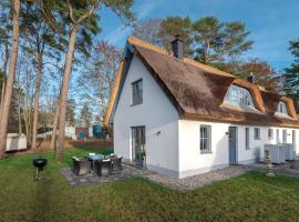 Ferienhaus "Flotte Sprotte", hotelli kohteessa Zirchow