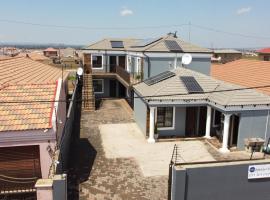 Dandrom Guest House, hotel in Soweto