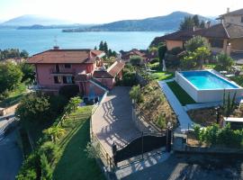 Penthouse Andrea, hotel sa Meina