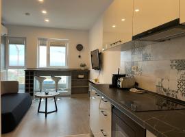 Beautiful Penthouse Lakeview W18, hotel v Bukurešti