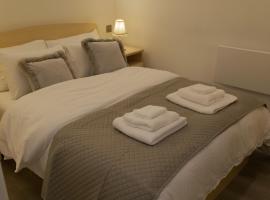 Luxurious Short Stay Flat in Milton Keynes: Milton Keynes, Newport Pagnell Servis İstasyonu M1 yakınında bir otel